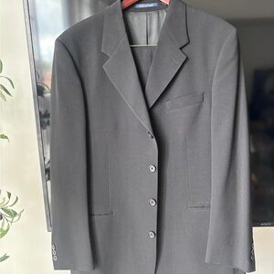 Peerless Man Men's Elegant Black Suit